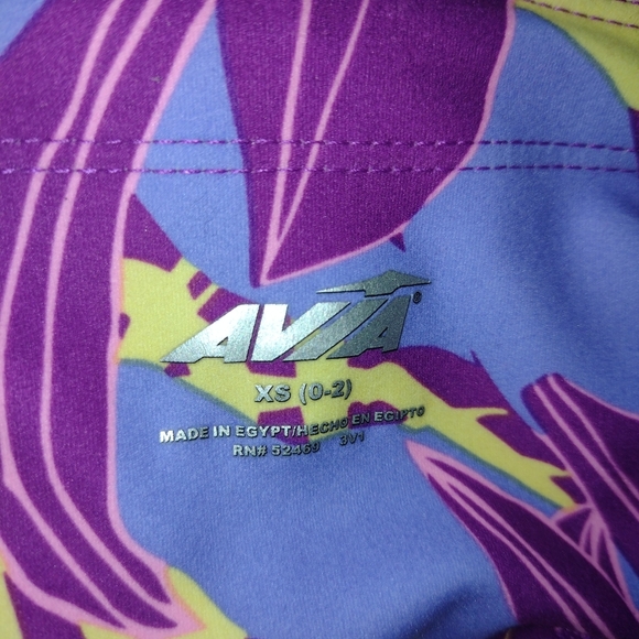 Avia Activewear Women's High Waist Capri Tights with Side Pockets - Picture 4 of 7